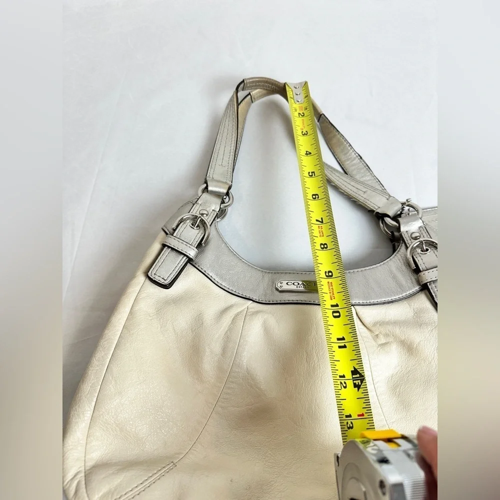 Coach Rare EUC white Lynn Hobo 3 compartment bag